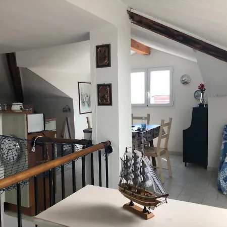 Vittoria House *